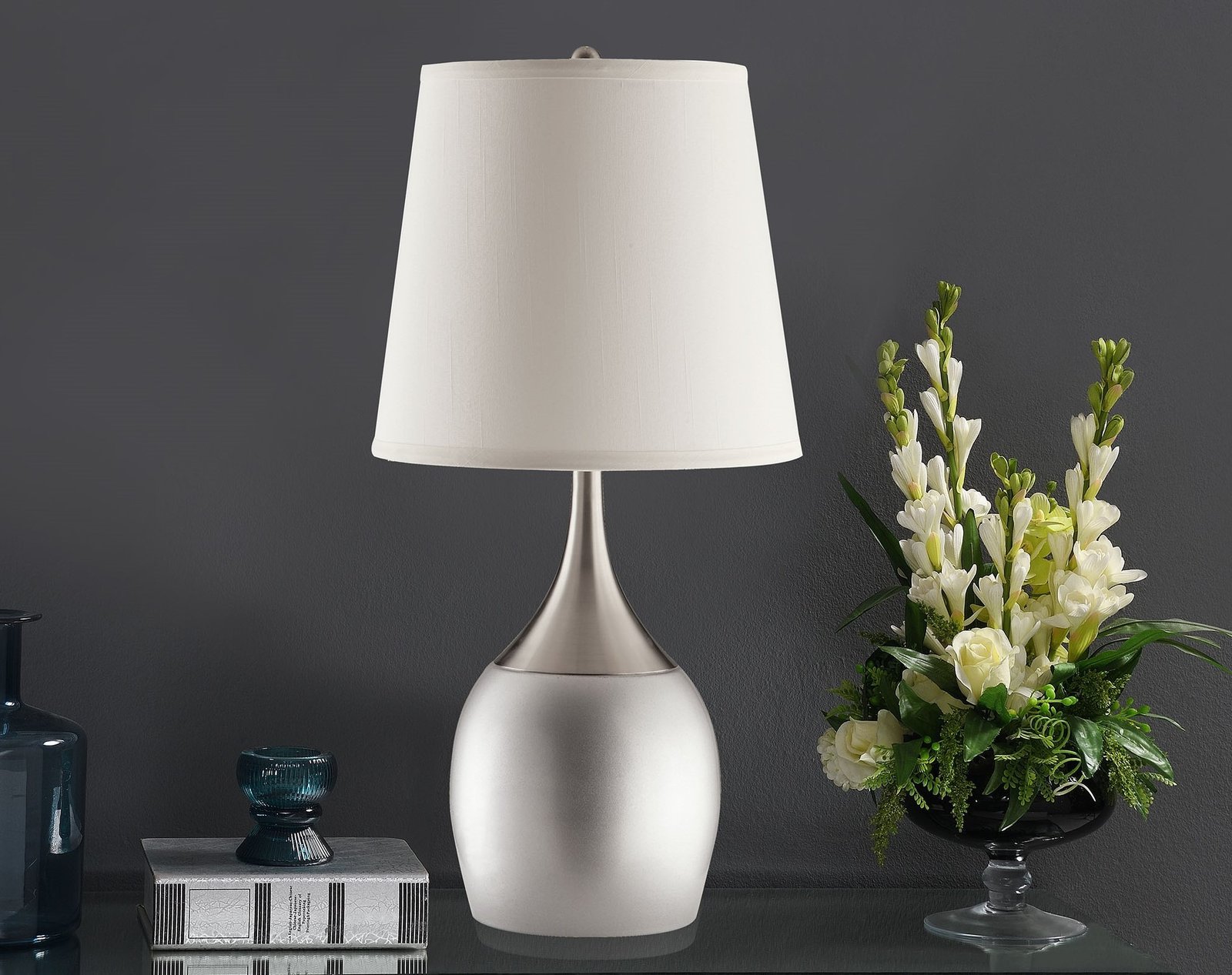 Accent table lamp for a cozy reading nook